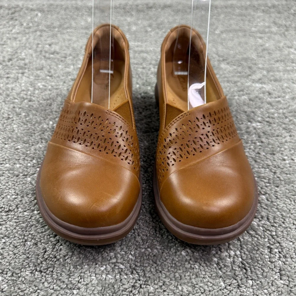 Clarks Artisan Loafers Womens 6.5 Brown Leather Laser Cut Perforated Slip On